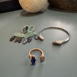 Kendra Scott a lot of 3