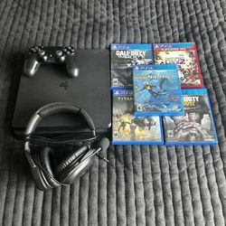 PS4 Slim 