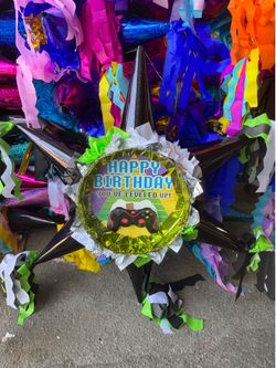 Controller video games 3-d piñata