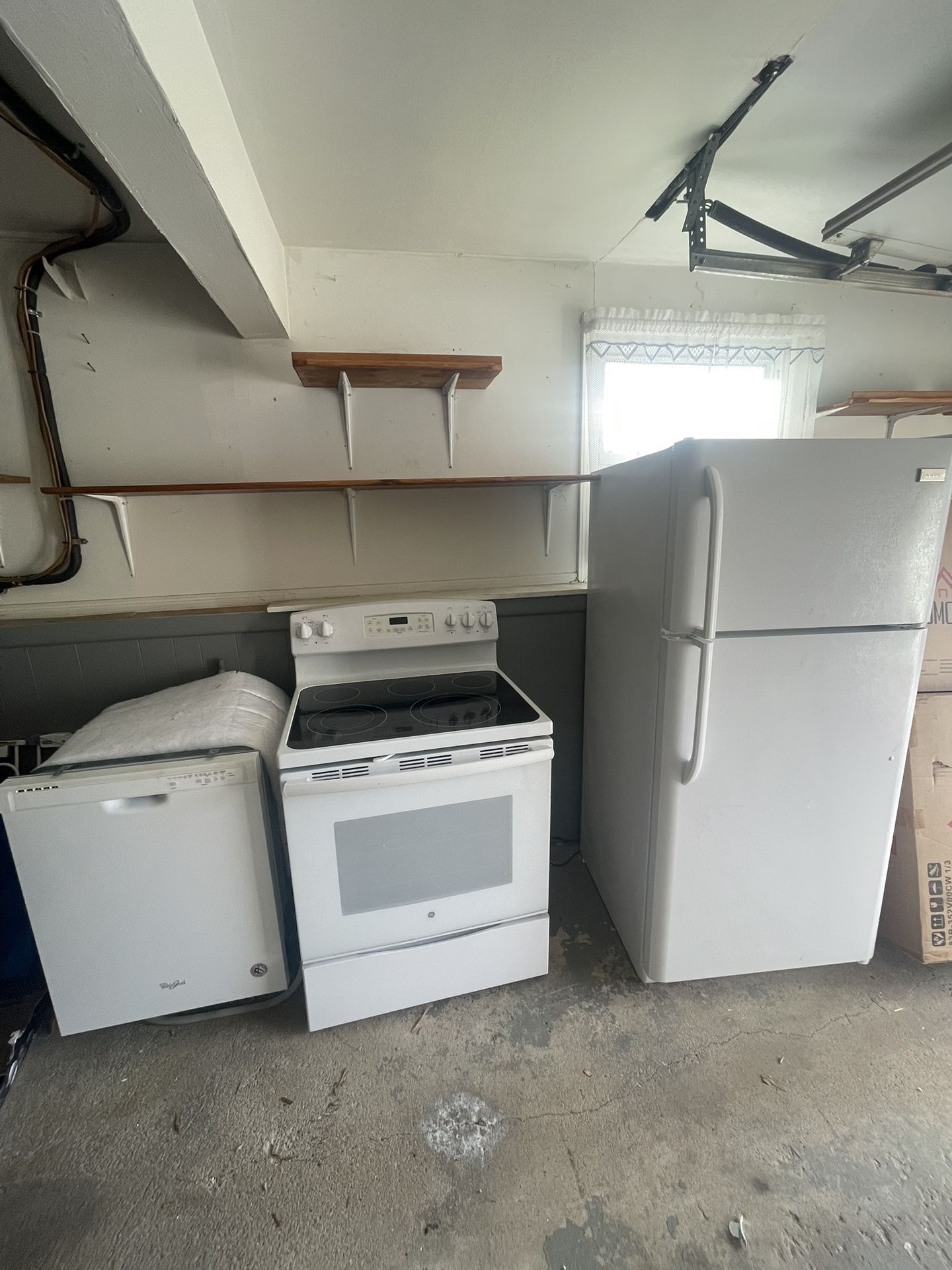 Frigidaire Refrigerator- GE Stove- GE Dish Washer