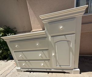 Changing Table / Infant Dresser
