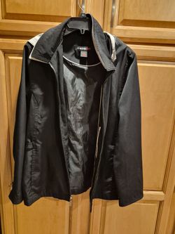 WOMENS RAINCOAT . Size LARGE 