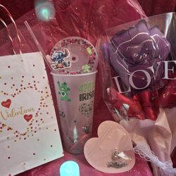 CUSTOM CUPS 😍
🥰VALENTINE'S DAY CUP GIFT SET
❤️‍🔥Custom Made to Order❤️‍🔥