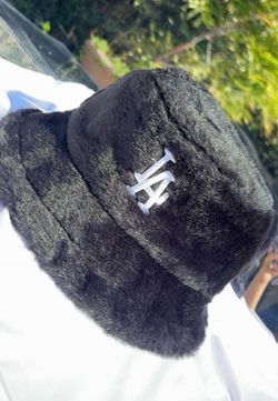 Furry bucket hat