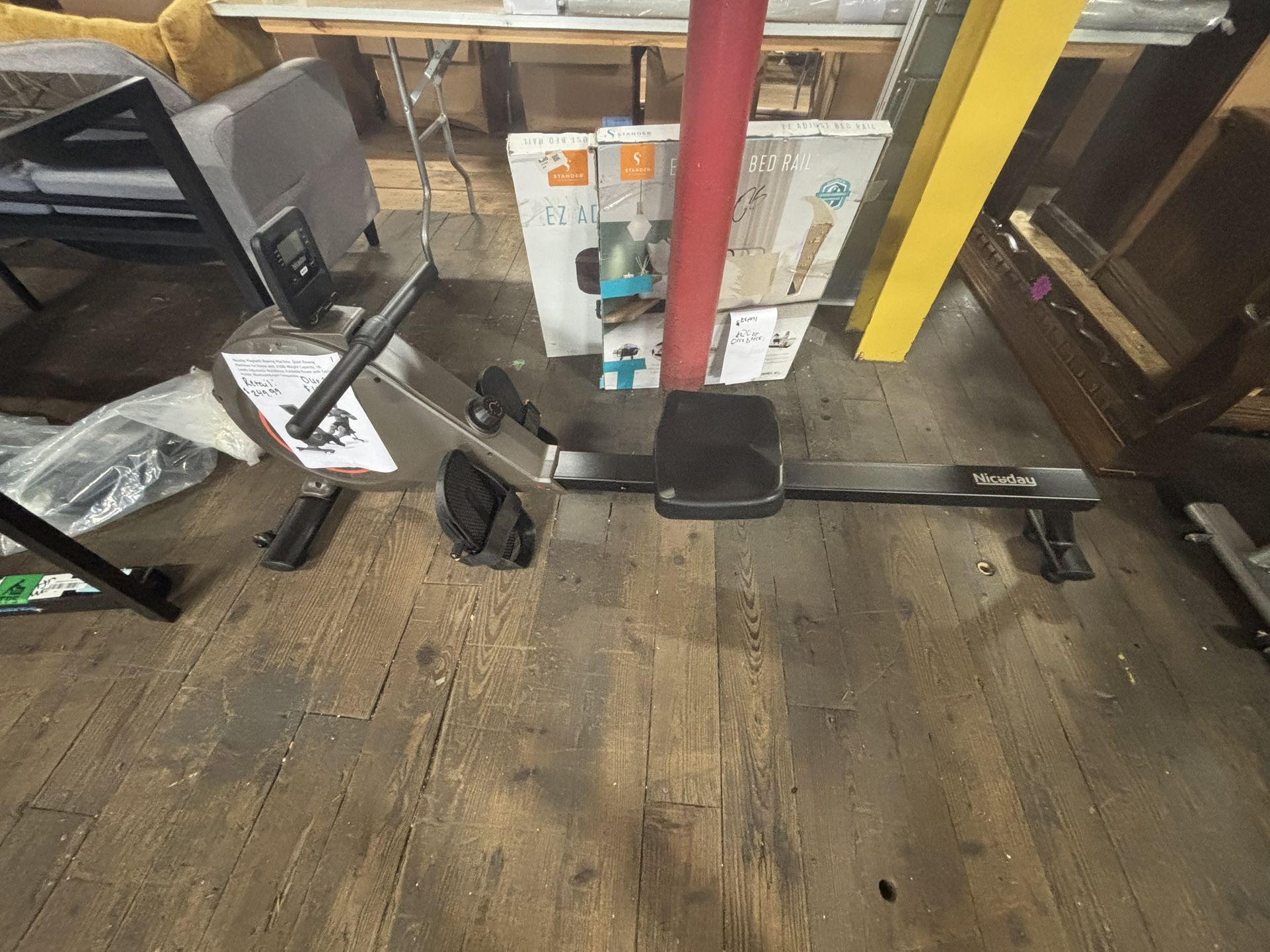 Rowing workout machine