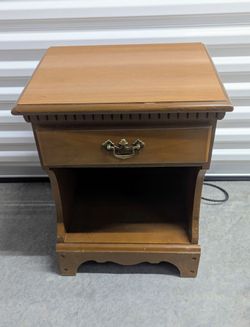 Vintage Solid Wood Colonial Nightstand / Side Table