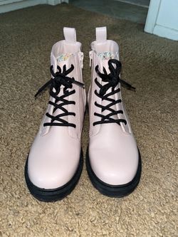 Girls pink boots
