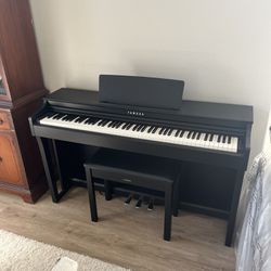 Yamaha Digital Piano Clarinova CLP-625