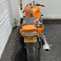 2003 Kawasaki Ninja 750- Not Running - parts Included 