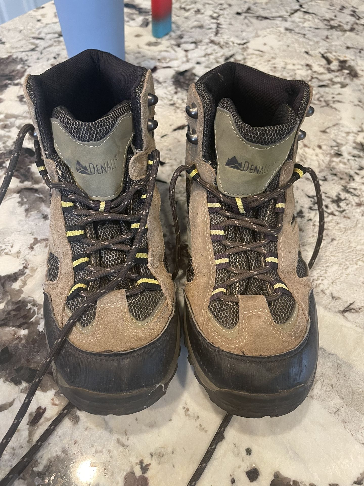 Boys Denali Hiking Boots Size 6 for Sale in Mesa, AZ OfferUp