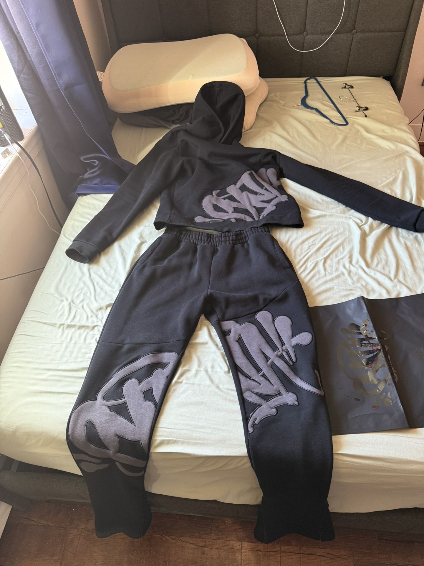 Burberry zip-up+SYNA world tracksuit