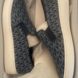 MK canvas Slip Ons
