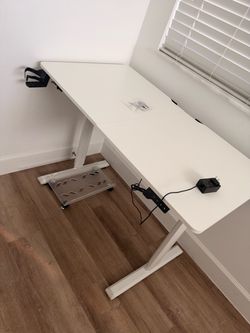 White Electric Standing Desk