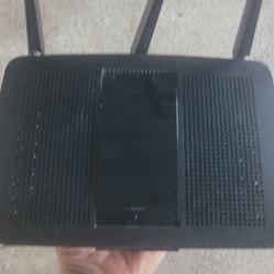 Linksys EA7500 Dual-Band Wi-Fi Router for Home (Max-Stream AC1900 MU-Mimo Fast Wireless Router)