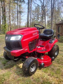 CRAFTSMAN RIDING LAWNMOWER