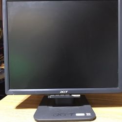 Desktop Computer Monitor 19 Inch Works Great 