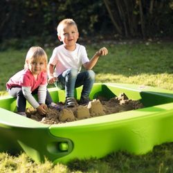 Sandpit Set Sandy BIG with Solid Cover – $80
Condition: Slightly used (one summer), looks brand new