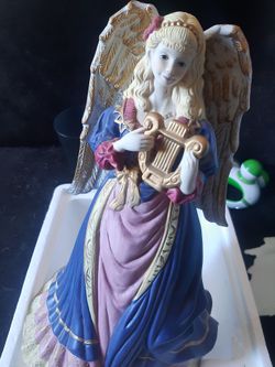 Angel with harp musical