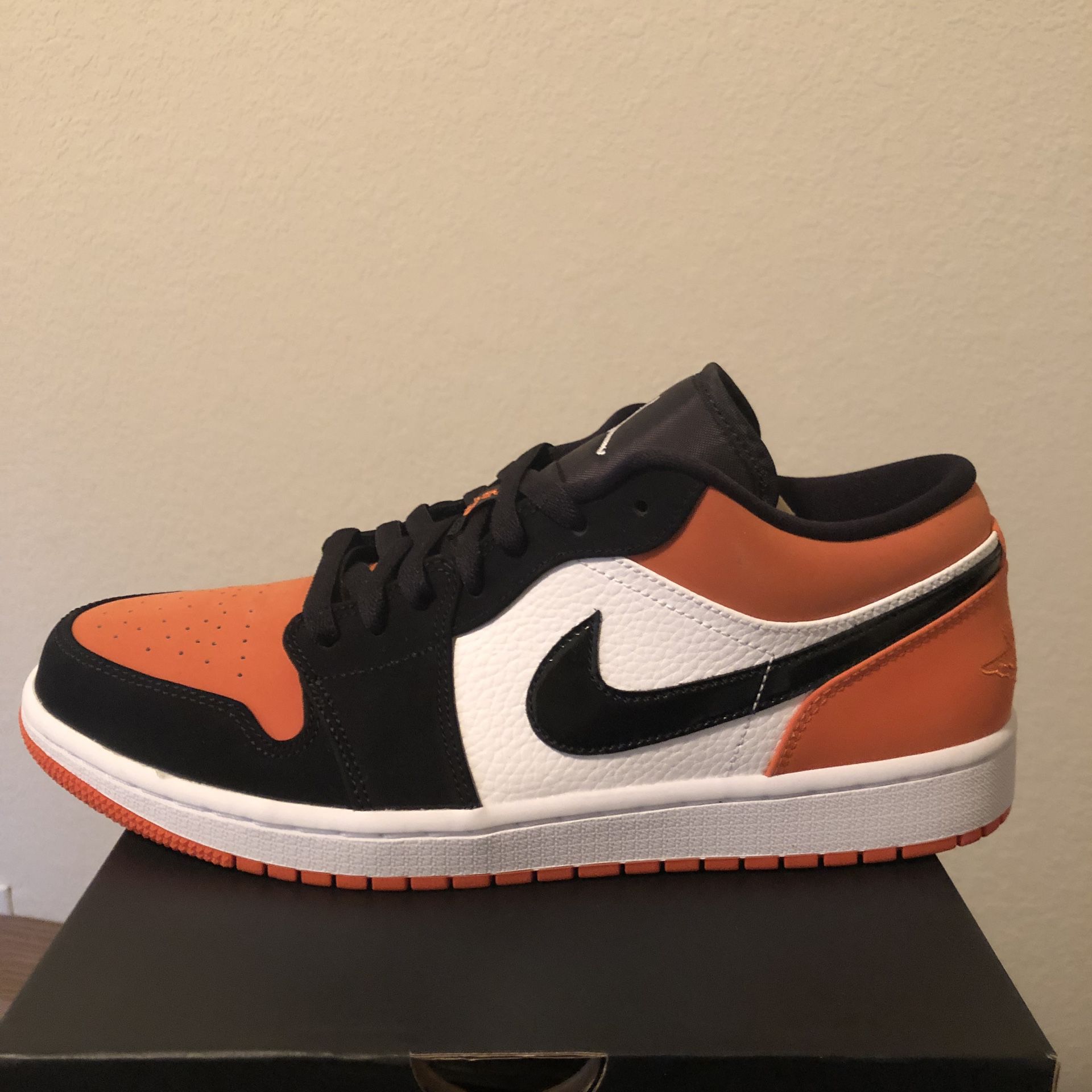 Air Jordan 1 low “Shattered Backboard” sizes 10.5, 11, 12 and 15