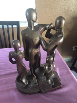Beautiful Family statue