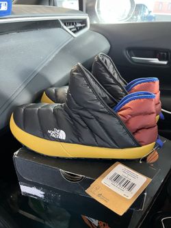 Brand New Men’s Uggs Sz 9