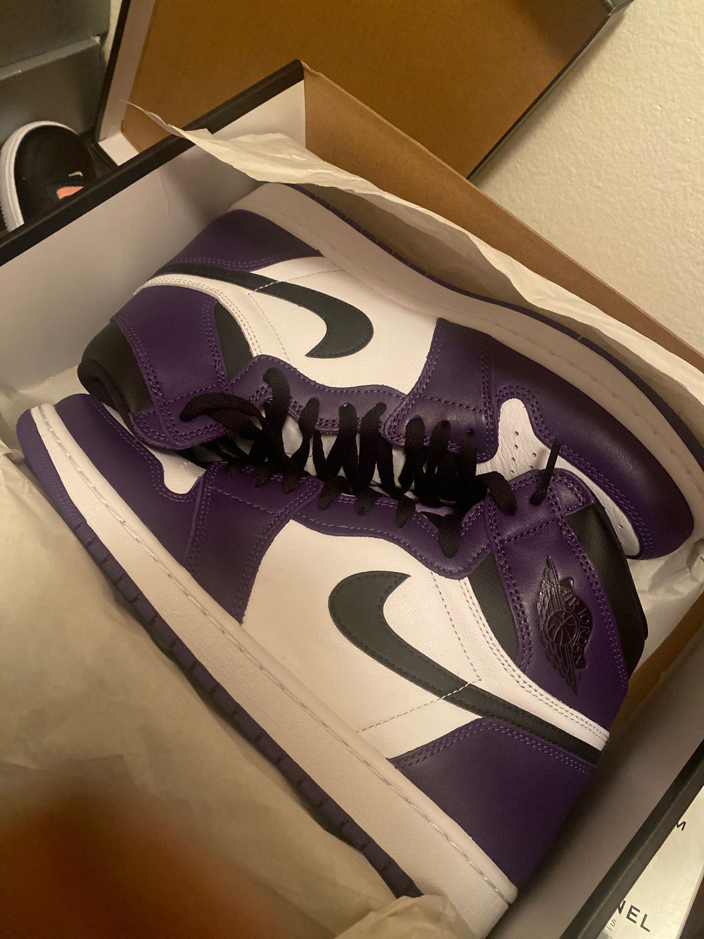 Jordan one court purple Brand new DS size 10.5