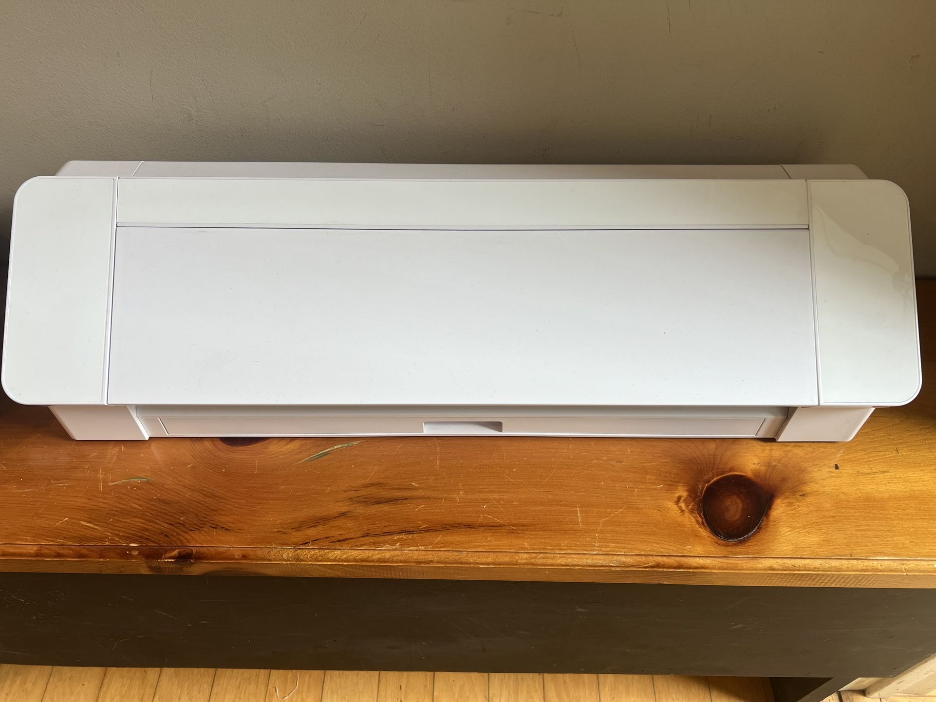 Silhouette Cameo 4 - Barely Used