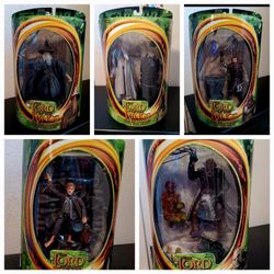 Lord of the Rings Fellowship of the Ring
 5 Action Figures 2001 Edition  