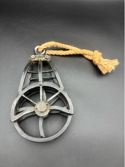 Vintage Cast Iron Decorative Pulley with Jute Rope - Rustic Farmhouse Home Decor