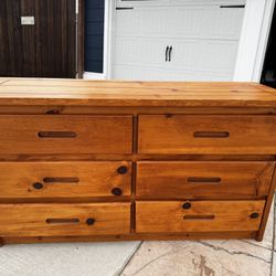 Knotty Pine 6 Drawer Dresser