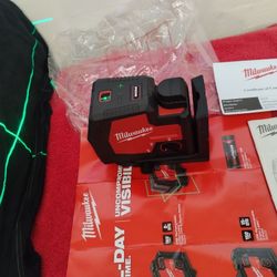 USB Charger Milwaukee Láser Kit $230