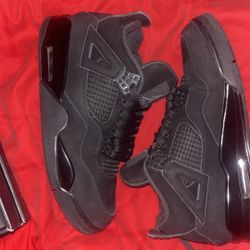 Jordan 4 Blackcats