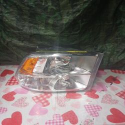 2013-18 Dodge Ram Right Headlight 