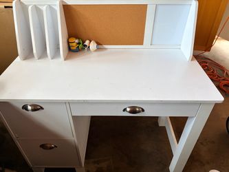 Kids desk and chair