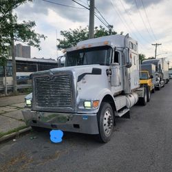 2005 International 990i