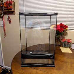 Reptile Enclosure Tank