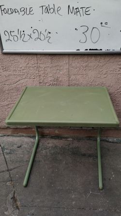 Foldable table