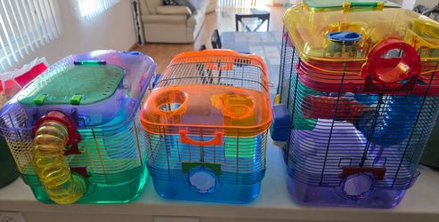 Small pet supplies all sold together