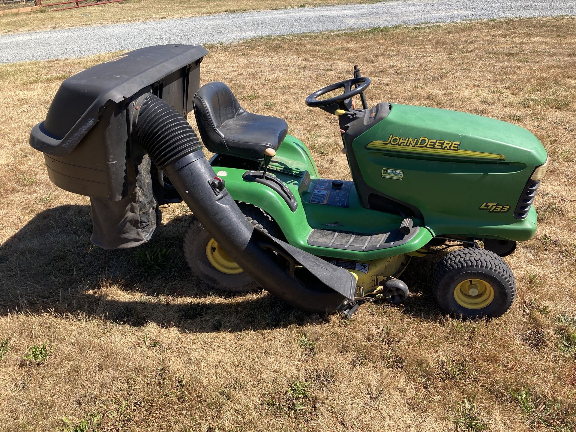 LT133 John Deere 38 Inch Mower