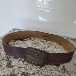 Levi’s unisex brown leather belt size medium