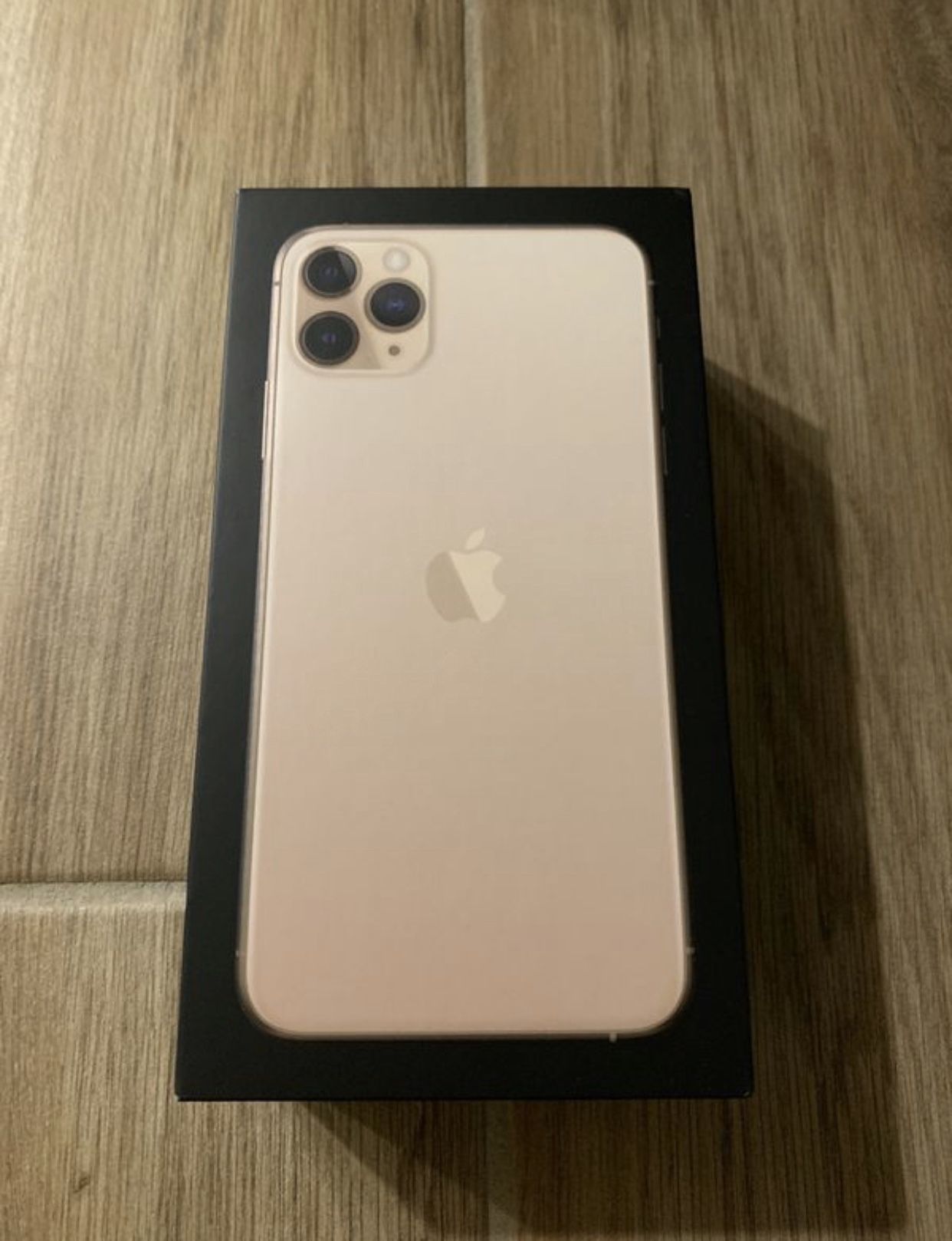 iPhone 11 Pro Max 512GB FACTORY UNLOCKED *trade