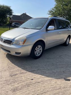 2012 Kia Sedona Minivan 144k miles