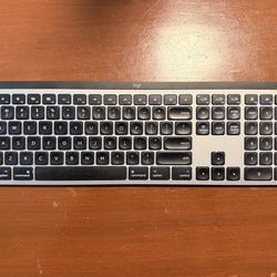 Logitech MX Keys for Mac, Backlit Bluetooth Keyboard with Multi-Device Switching