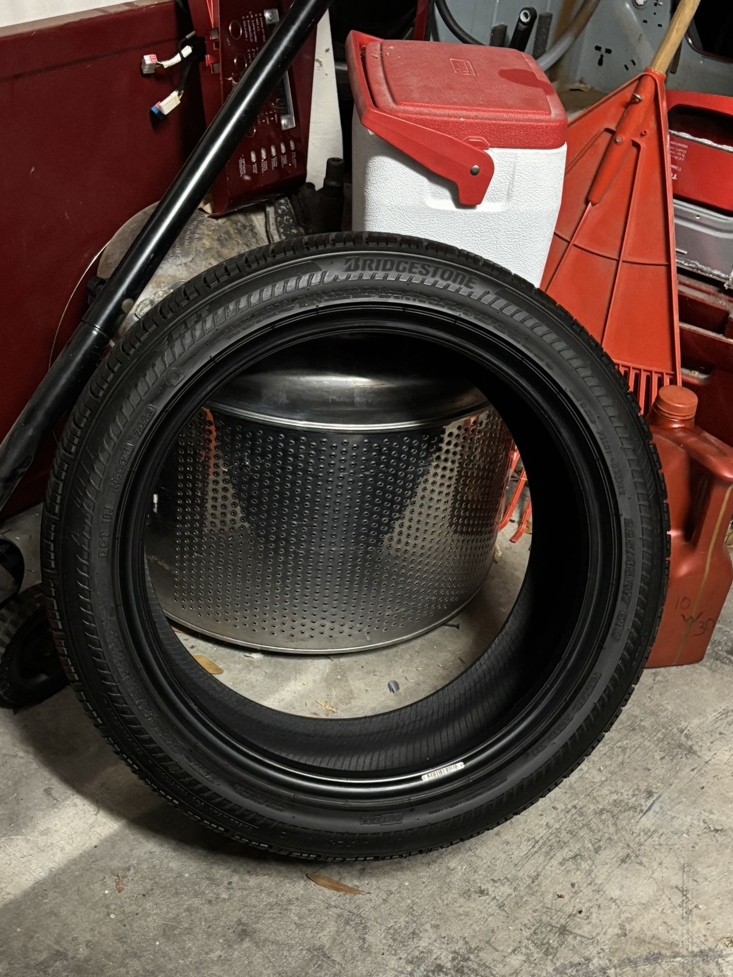 1 Used Tire Bridgestone Driveguard Plus 225/45R17 Low miles. About 85% tread.