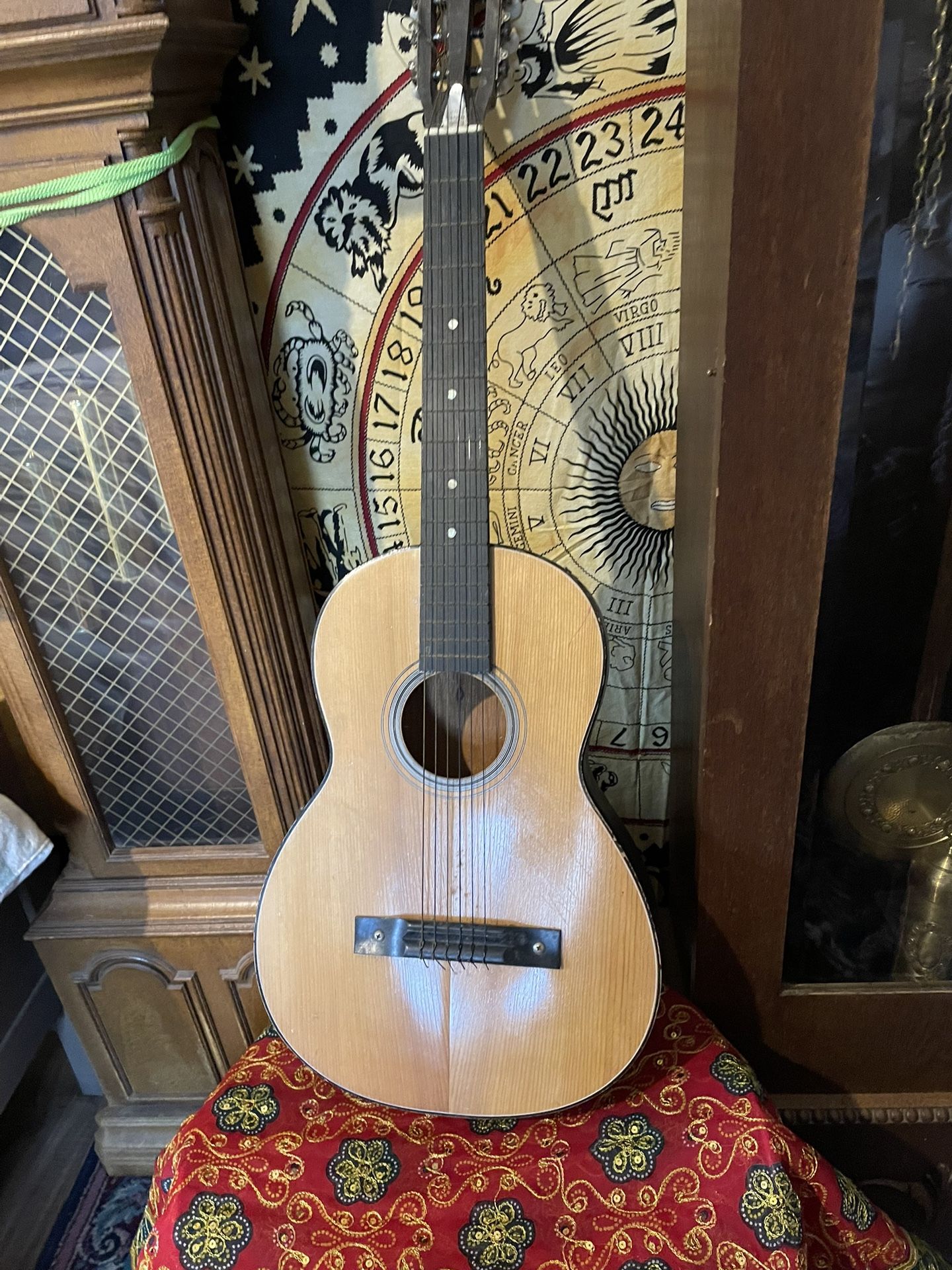 Vintage - [ ] Beltone Guitar,OBO