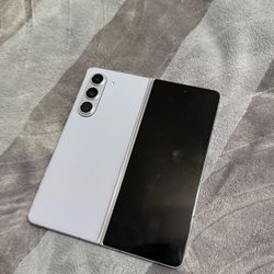 Samsung galaxy Z fold 5