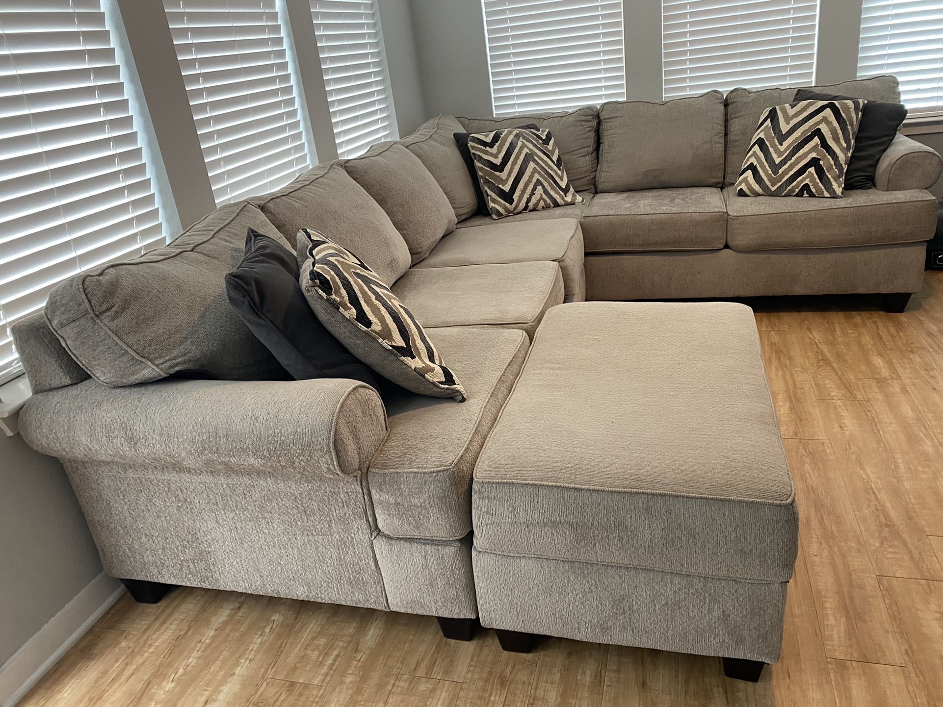 Sectional couch for Sale in Orlando, FL OfferUp