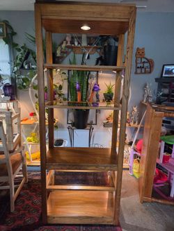 Oak shelf with bottom and top light, 3 glass shelves and one wooden shelf, very sturdy real wood