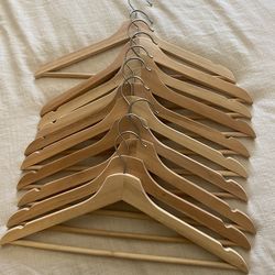 10 wooden hangers