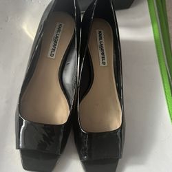 Karl Lagerfeld Paris women shoe black & gold heel classic pumps work heels